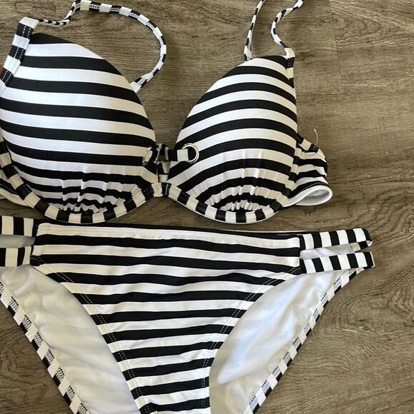 Lord & Taylor Design Lab Two Piece Swim Suit NEW - Picture 2 of 3